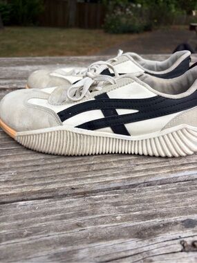 On Running Men's Low-Profile Sneakers in Beige and Black
